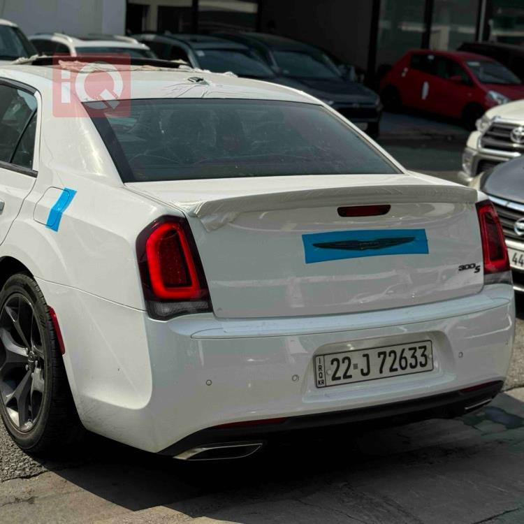 کرایسلەر 300